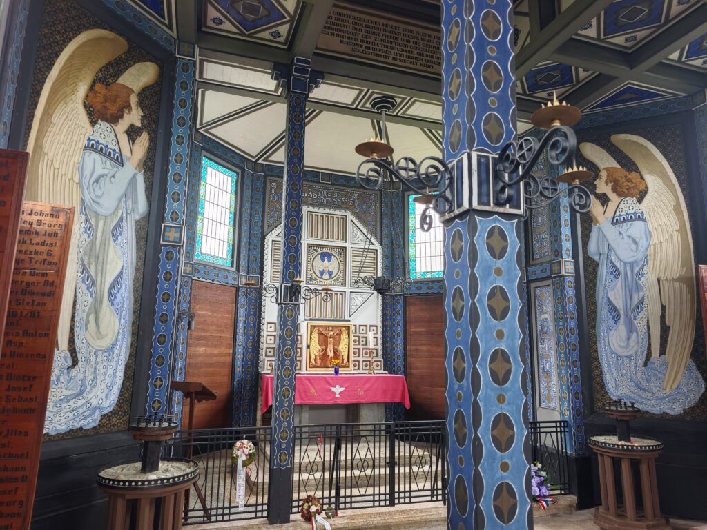 Innenansicht der Javorca Kirche