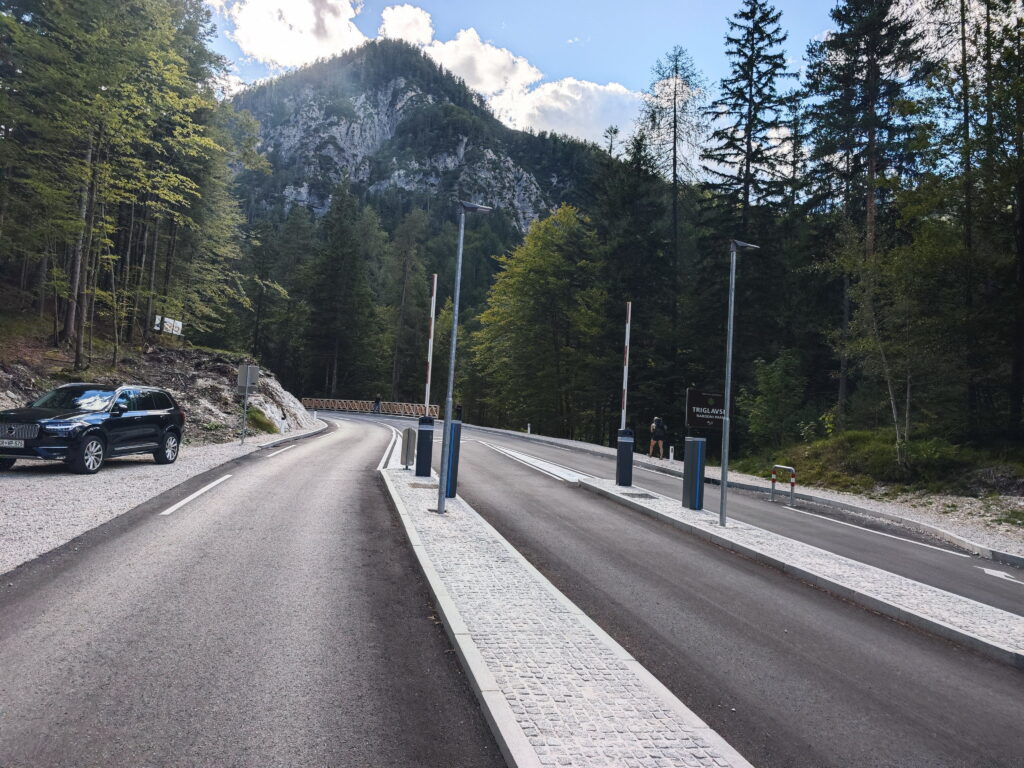 Neuerungen am Vršič Pass - eine Schrankenanlage regelt die Zufahrt