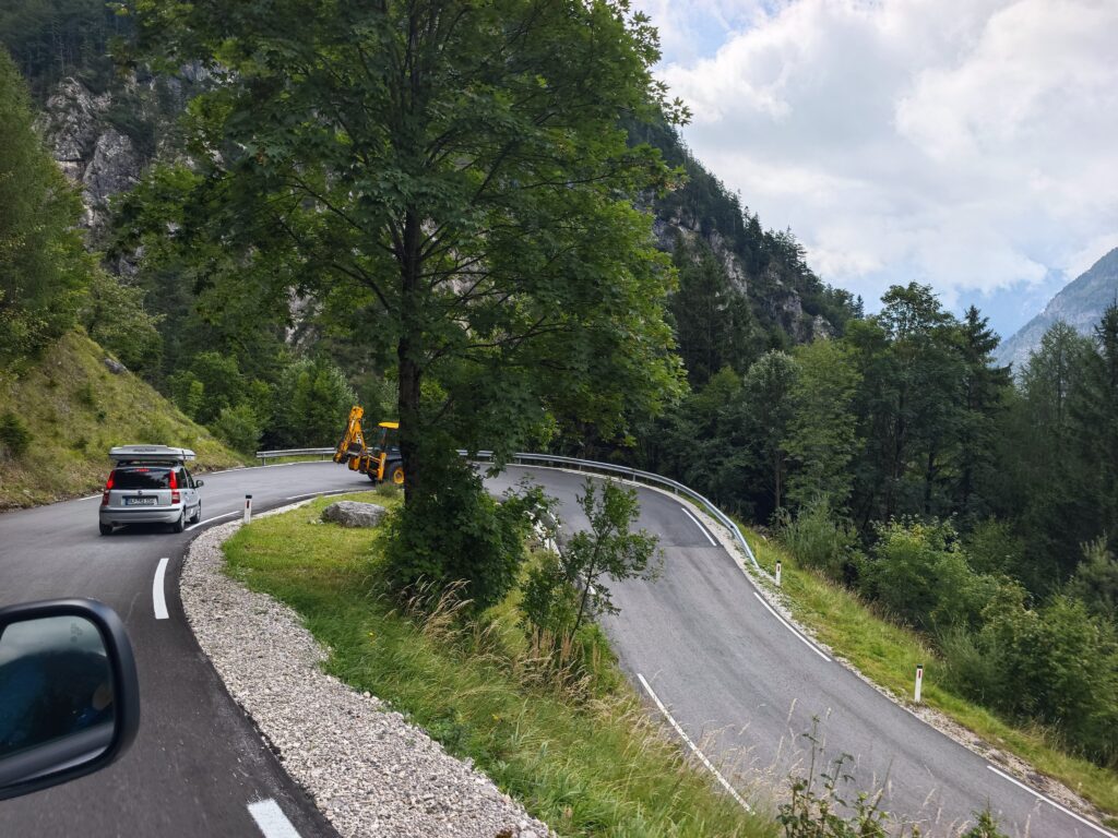 50 enge Kehren führen über den Vršič Pass